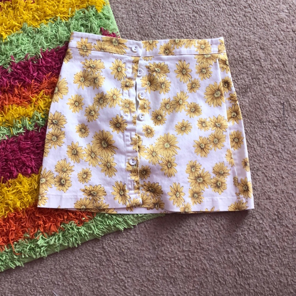 cute fitted flower design skirt